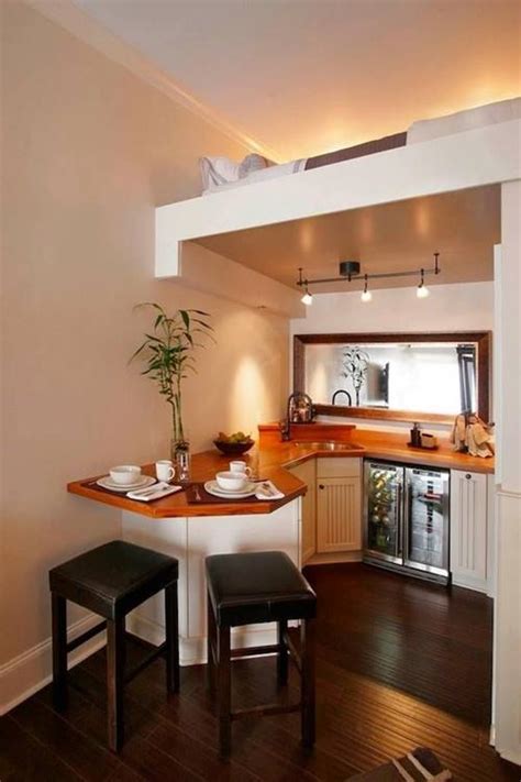 Una cocina con península es una solución habitual en apartamentos y pisos pequeños en los que la cocina va integrada con el comedor o zonas de paso. + de 100 fotos de cocinas pequeñas y modernas de 2017