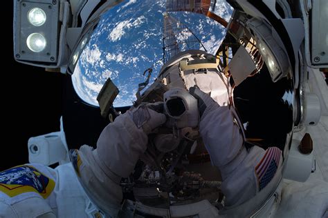 Astronauts Wind Down After Spacewalk Reap Space Harvest Space Station
