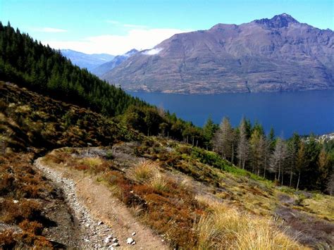 A Guide To Queenstown Tramping Tracks