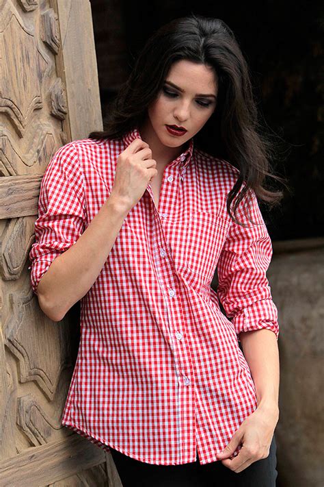 Follow the vibe and change your wallpaper every day! Women's Red and White Check | Gingham Shirt