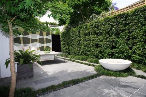 20 Of The Most Beautiful Outdoor Living Wall Ideas