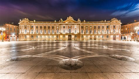 Le Saviez Vous Les Secrets De La Place Du Capitole à Toulouse