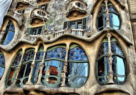 15 Gaudi Buildings In Barcelona That Will Amaze You Live Enhanced
