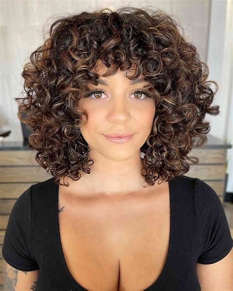 Share More Than 81 Chubby Face Short Curly Hairstyles Latest Ineteachers
