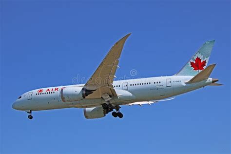 Air Canada Boeing 787 8 Landing At Toronto Editorial Stock Photo