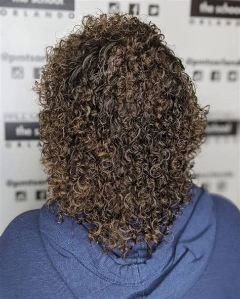 30 modern spiral perm hairstyles women are getting right now