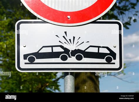 Accident Road Sign High Resolution Stock Photography And Images Alamy