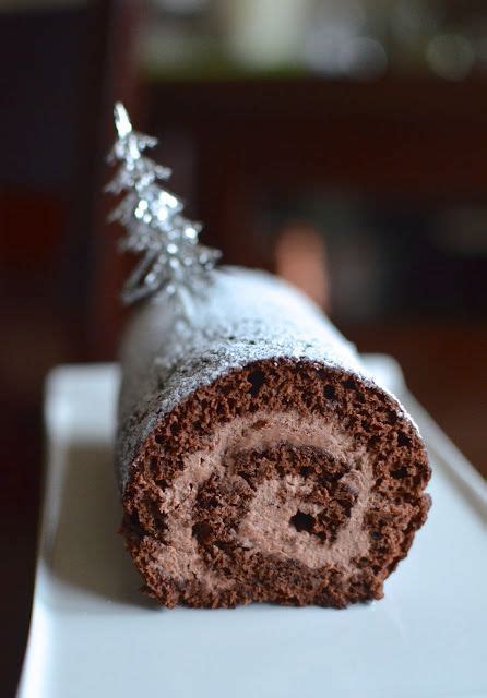 Using chilled ganache, decoratively pipe stars on top of cake. Playing with Flour: Chocolate roll cake with mocha cream ...