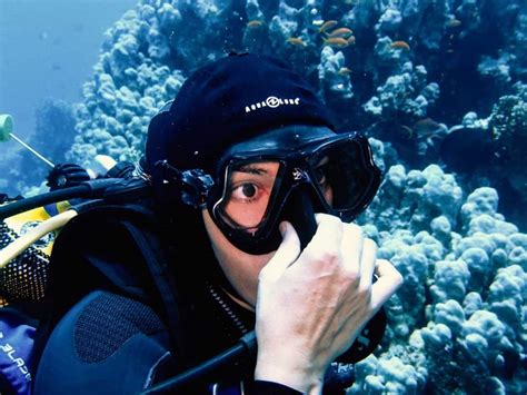 How To Protect Your Ears When Scuba Diving Underwater Mag