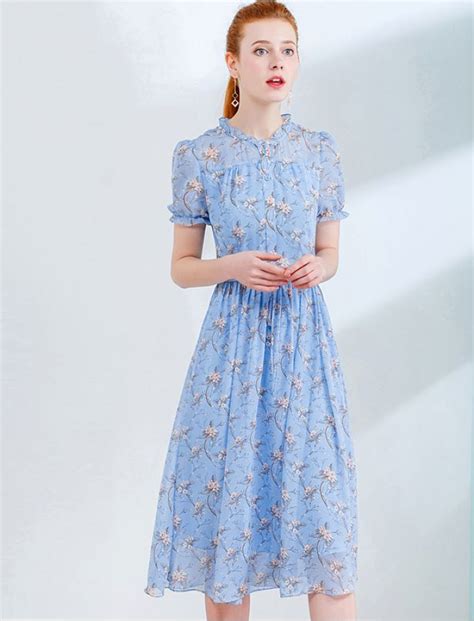 Better In Blue Floral Chiffon Dress Outfits Outfit Ideeën