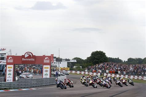 stage set for thruxton thriller as bennetts british superbike title fight hits hampshire