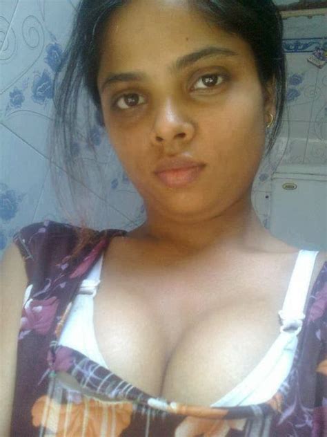 Mobile Hd Wallpaper Tamil Aunty Hot Big Boobs Cleavage