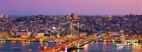 Istanbul, its largest city and commercial center, straddles the strategic bosphorus strait. Stedentrip Istanbul? Boek nú jouw Citytrip op Stedentrips.nl!