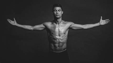 Cristiano Ronaldo Cristiano Ronaldo Shirtless Photos Check Out 10