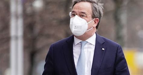 Kanzlerkandidat laschet reagiert überrascht und bleibt unbeirrt bei seinem anspruch, stärkste kraft werden zu wollen. Kanzlerkandidat: CDU-Präsidium laut Bouffier für Armin Laschet
