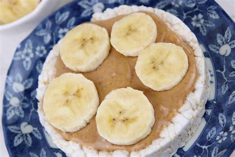 Puffed Rice Cakes With Peanut Butter And Banana Simply Colby