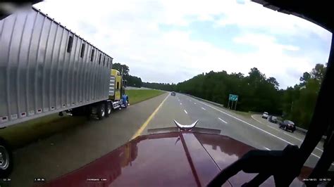 Car Cuts Off Semi Truck Lorry🚛 Youtube