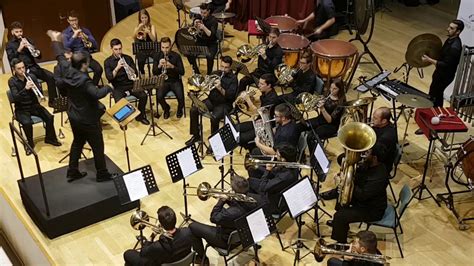 And the author loved resistance reborn and took inspiration from it. James Bond Theme - Brass Band CSM Málaga - YouTube