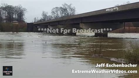 2-23-2018 Malvern, AR Flood Dam Release, Cars Drive Through Flooded