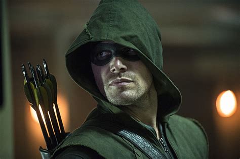 Stephen Amell Colton Haynes Tease Emotional Goodbyes In Arrow
