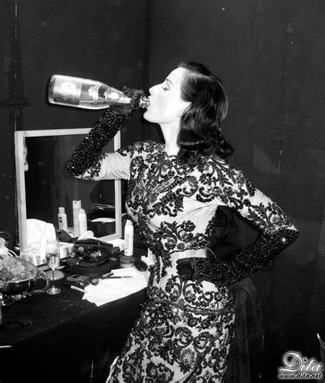 These Vintage Photos Capture Ladies Drinking Can Make You Say Wow ~ Vintage Everyday