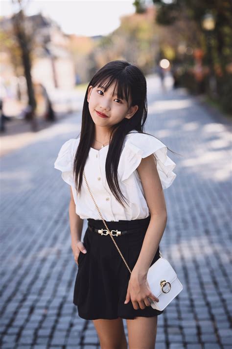 cute japanese tween fashion asian beauty idol poses style figure poses swag teen fashion