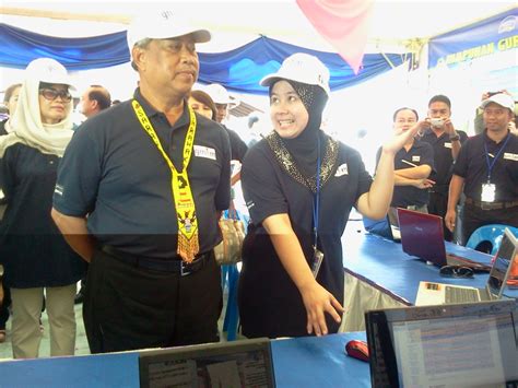 Malaysian prime minister muhyiddin yassin has unveiled his coalition's manifesto, ahead of state live special address by prime minister tan sri muhyiddin yassin on the movement control order. gm1m Online - Buletin Rasmi Guru Muda 1 Malaysia : TAN SRI ...