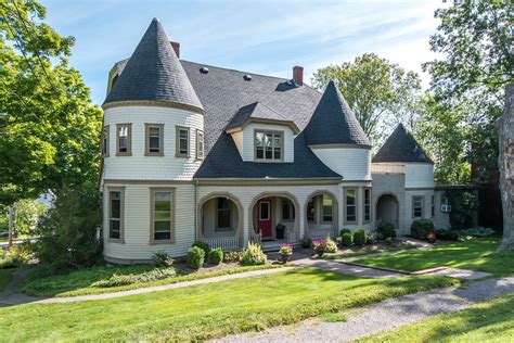 Real estate highlights in windsor gardens A Historic Mansion Is For Sale For $395,000 In Windsor ...