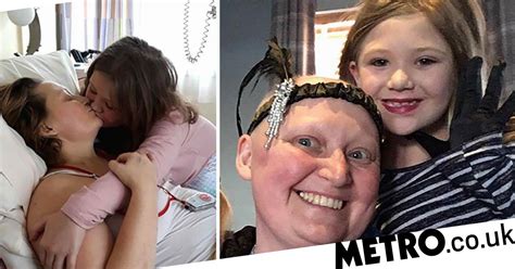 Heartbreaking Photo Of Daughter 8 Kissing Mum Just Days Before She