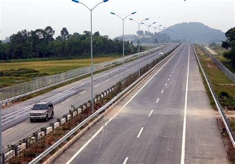 More than 800km north south highway or plus (projek leburaya utara selatan) which link from bukit kayu hitam in kedah state (border point of malaysia & thailand) to johor bahru (gateway point to. Deputy PM highlights significance of North-South ...