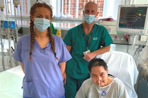 Coronavirus Blackpool Intensive Care Unit Applauds Last Covid 19