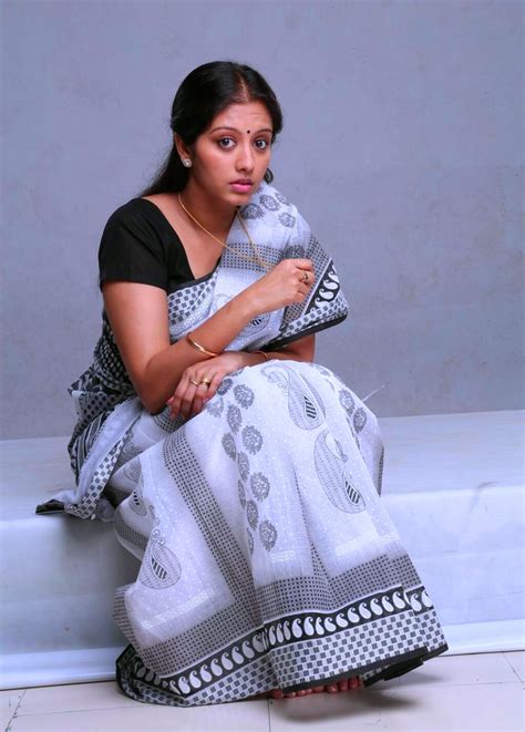 Malayalam actress gopika latest hot photos. Gopika latest photo