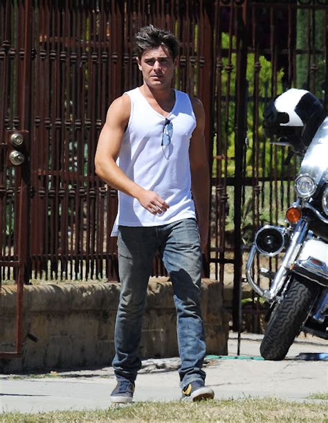 Zac Efron Shows Off His Guns On Townies Set Oh Yes I Am