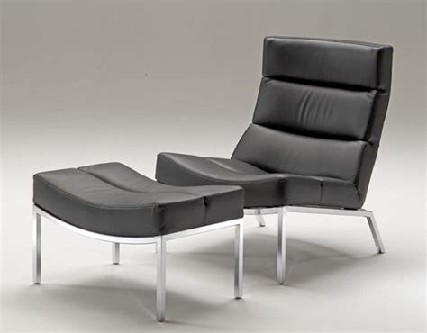 Chairs are often thought of as functional items. Relaxing on the Minimalist Lounge Chairs for Living Room ...