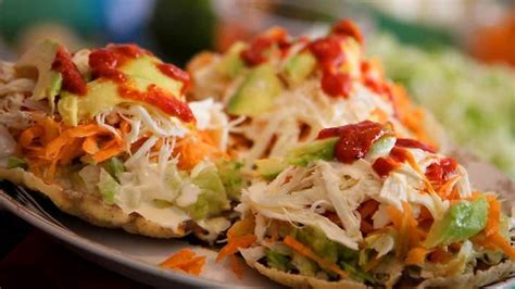 Tostadas De Pollo Deshebrado De 156 Kcal Receta Fácil En La App Avena