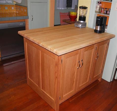 Our free standing cabinets is competitively priced with quality custom cabinets, but offers much more. Custom Amish furniture from Dutchcrafters - custom kitchen ...