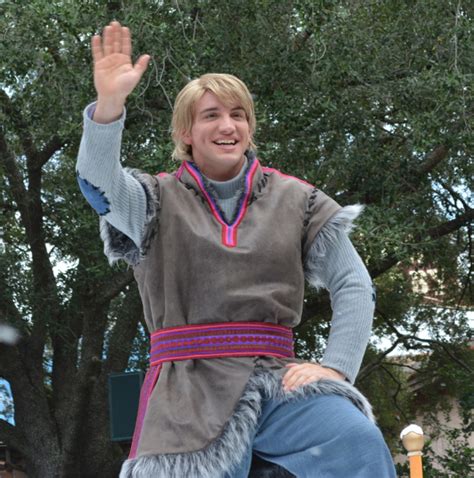 В королевстве аренделл посреди лета свирепствуют морозы и снегопад. MouseSteps - Kristoff Makes First Public Appearance at ...