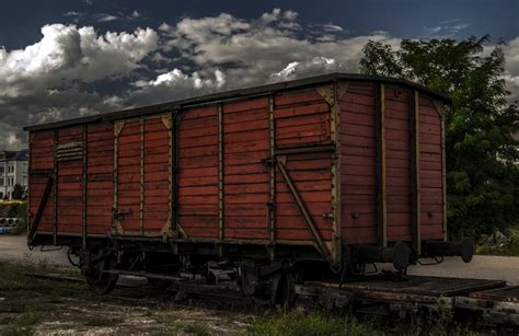 Fotos gratis antiguo tren vehículo contenedor de envío locomotora