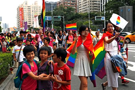 Taiwanese Reject Legalizing Same Sex Unions In Referendum Pbs Newshour