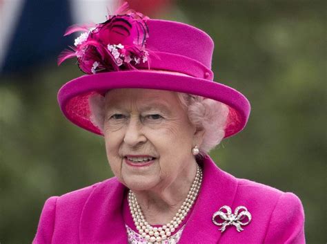 Koningin elizabeth ii silhouet onder het label geschiedenis, beroemde mensen en mensen. Koningin Elizabeth twittert dankwoord - Vorsten | Koningin ...