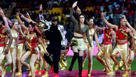 ipl 2017 kriti sanon gives disha patani a run for her money with brilliant performance in