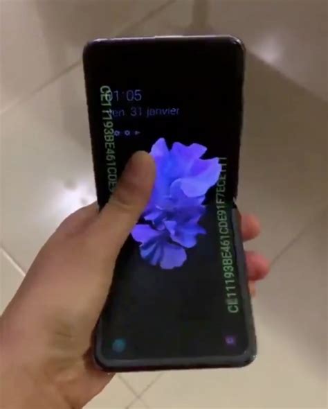 leaked samsung galaxy z flip [video] iclarified