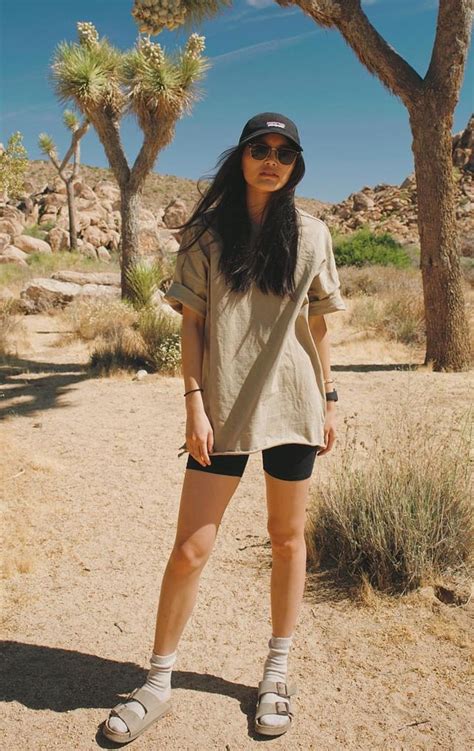 15 Cute Hiking Outfits To Wear On Nature Walks Cute Hiking Outfit