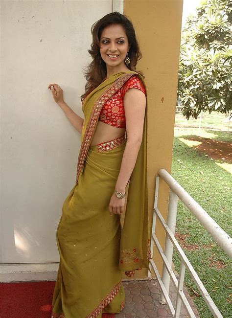 tamil movie roaming richa pallod in saree cute photos stills gallery pics richa pallod new hot