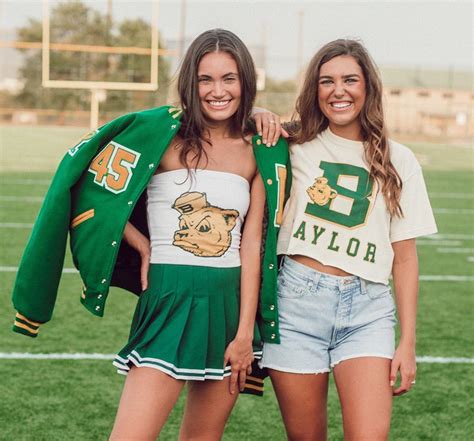 College Gameday Outfit Inspiration Cute Game Day Outfit Ideas Game Day Outfit Inspo Green