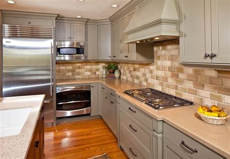 These will keep your oak cabinets from. Travertine Backsplash White Cabinets | Kitchen tile backsplash with oak, Mission style kitchen ...