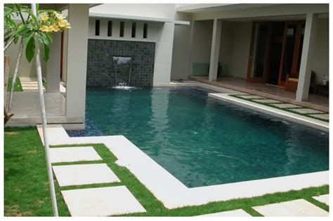 Gambar desain rumah minimalis ada kolam renang dan taman terbaru via exposedesainrumah.blogspot.co.id. ESTETIKA KOLAM RENANG - KONTRAKTOR KOLAM RENANG