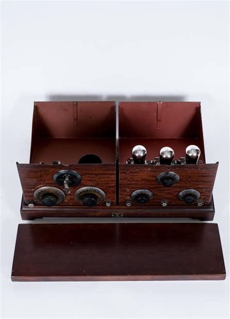 RCA Radiola V Model AR-885-A