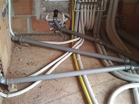 Se credi che i problemi del tuo motore siano legati proprio allo in qualche modo l'acqua dal circuito di raffreddamento entra in camera di combustione finendo attraverso la valvola di scarico alla marmitta. TUBI DI SCARICO INTASATI - Bigwhitecloudrecs