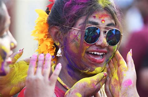 Happy Holi 2018 Heres How Festival Of Colours Is Celebrated Across